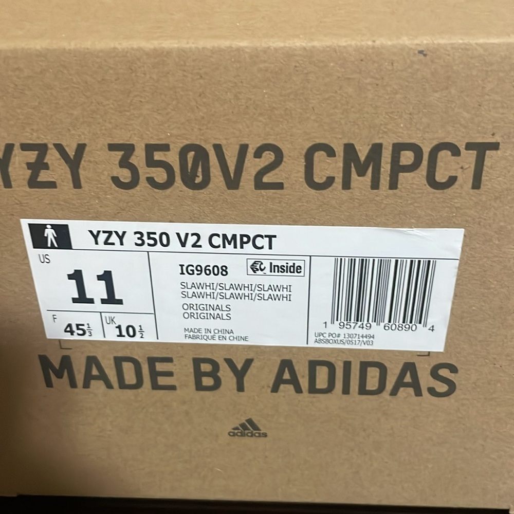 Yeezy - Picture 2 of 6